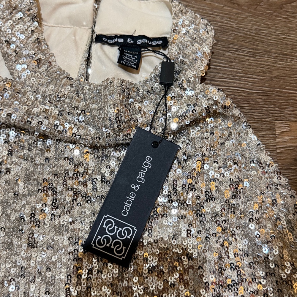 Cable & Gauge Shimmering Silver Sequin Blouse - Picture 5 of 6